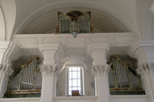 Orgel auf der Empore