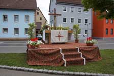 Fronleichnam von Rottenburg Altar 1