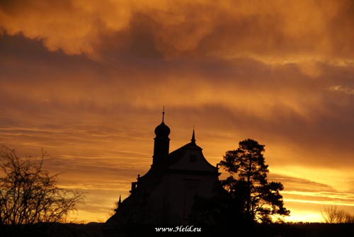 Großansicht Sonnenaufgang mit Kloster Weggental