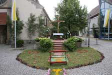 Fronleichnam von Rottenburg Altar 1